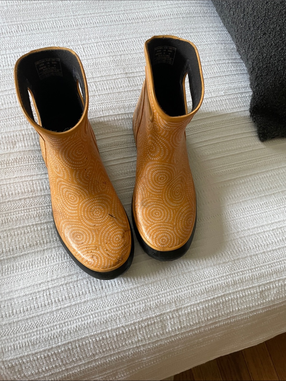 Bogs Mustard Yellow Circular-Pattern Rain Ankle Boots